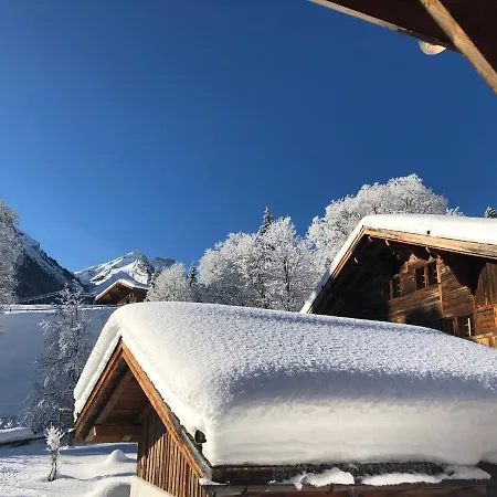 Gstaad - Luxueux Design ***** شقة